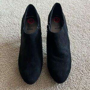 Impo stretch suede booties size 10 new